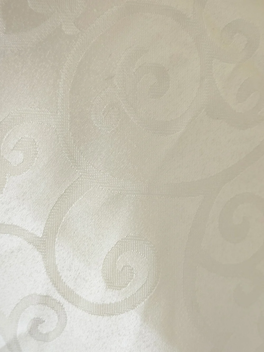 Elegant Cream Shimmer Holiday Cottagecore Jacquard Damask Tablecloth for Dining